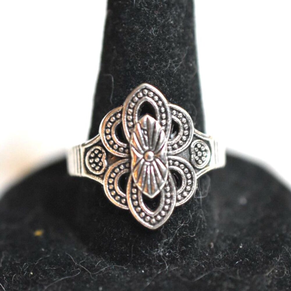 NWOT Ultramodern Art Deco Etched Silver Tone Size 8.5 Unisex Ring